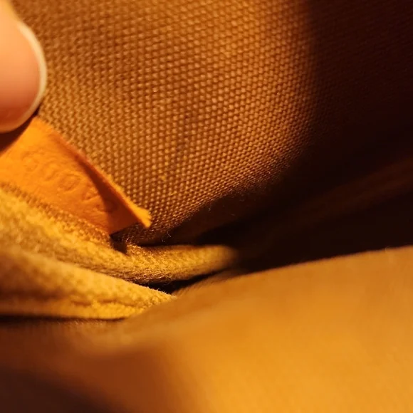 Louis Vuitton Monogram Mini Pochette - Brown and Gold Signature - Picture 4 of 7